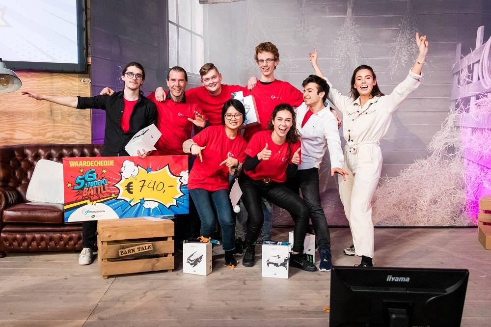 Sprekende 5G-bril voor blinden en slechtzienden winnende idee 5G Student Battle