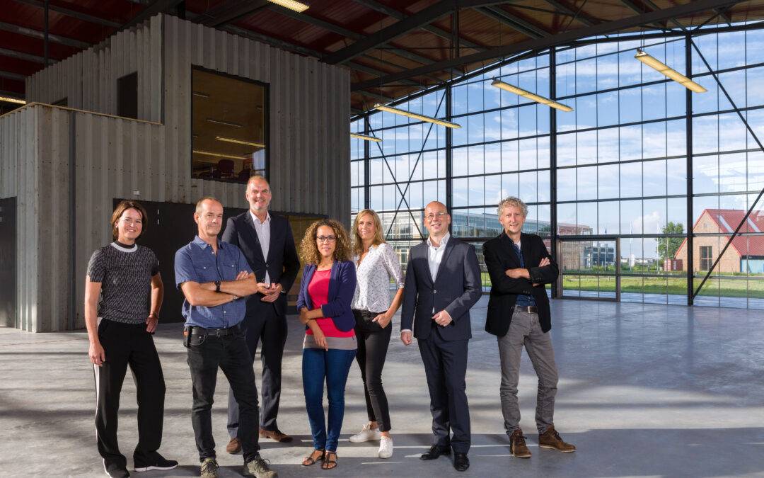 BuildinG opent deuren
