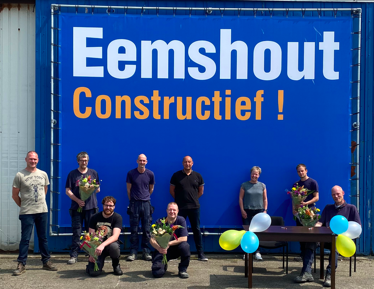 Eerste lichting studenten van de opleiding Houtskeletbouw gaat aan het werk bij Eemshout Prefab in de Eemshaven 