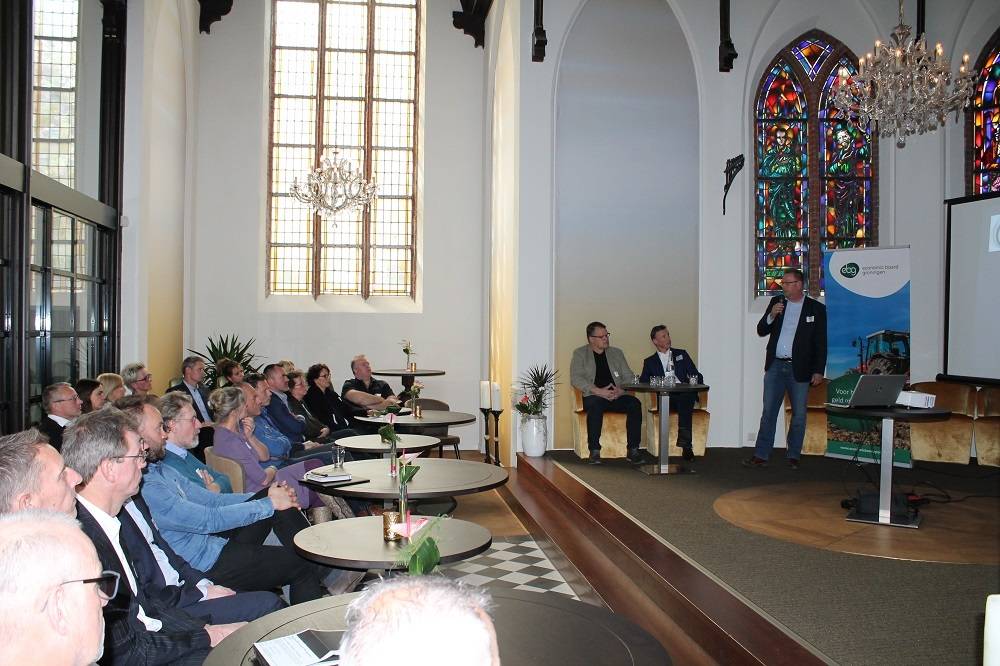 Een kerk vol ondernemers tijdens het EBG Kenniscafé ‘Hoe organiseer ik groei?’