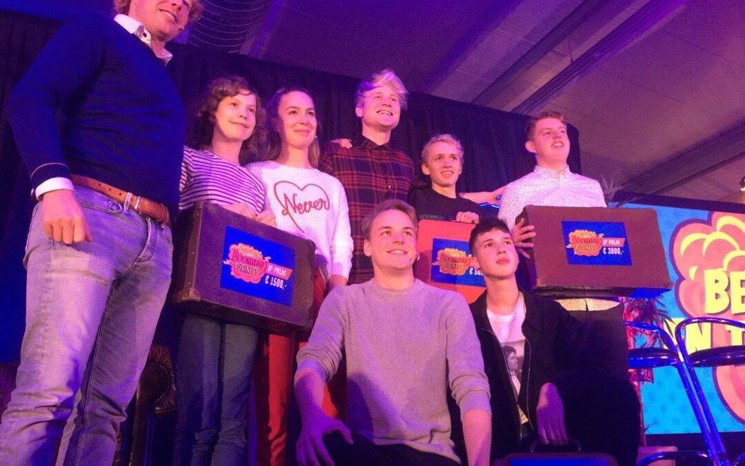 Jesse Bouwman (15) wint grote finale Booming Business met YouTuber Kalvijn
