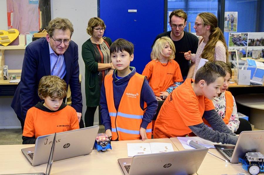Nobelprijswinnaar Professor Ben Feringa opent De Jonge Onderzoekers Eemsdelta