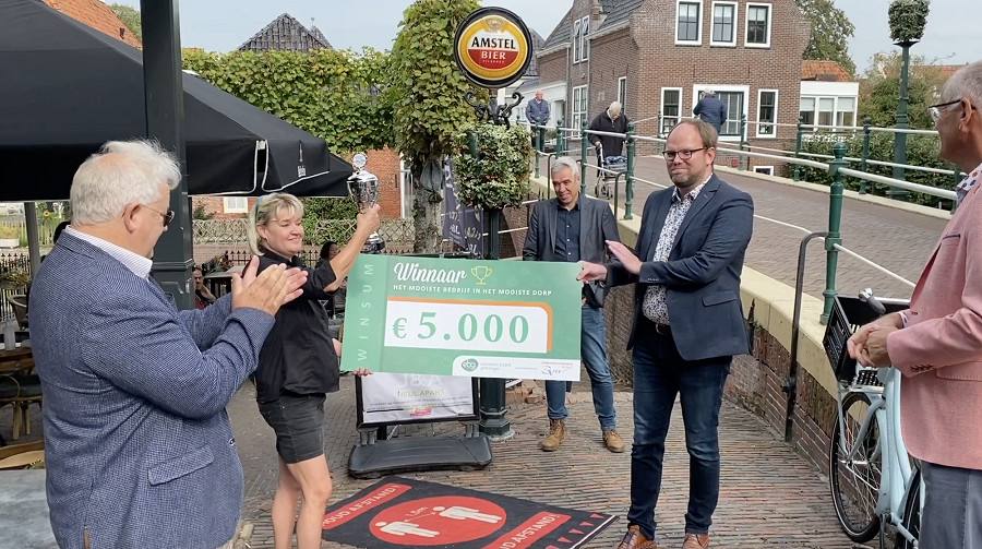 Eetcafé J&A uit Winsum verkozen tot mooiste bedrijf in het mooiste dorp