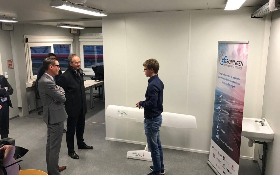 Minister Kamp brengt bezoek aan Living Lab 5Groningen